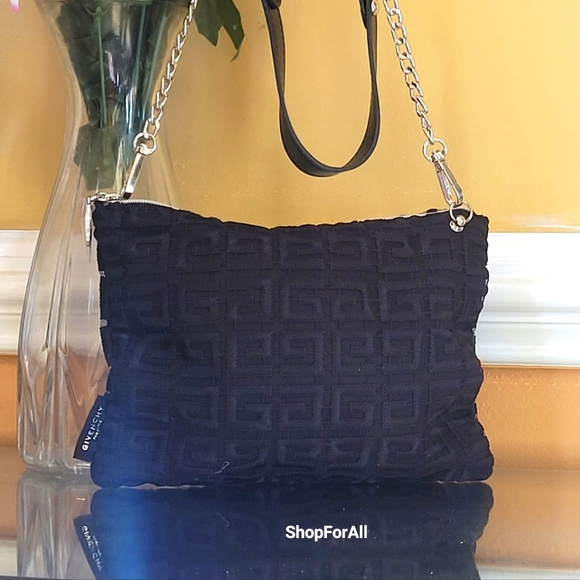 Givenchy - Picture 3 of 12